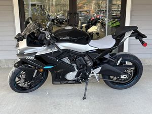 Oferta de Calidad: Motocicleta Deportiva 675SS 2026 Nueva, 675cc, con 3 Años de Garantía - Product Image 2