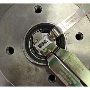 Herramienta para Aflojar Anillos de Retención Gedore KL-0192-20 KA, Extractor de Engranajes PSA en Estuche de Plástico - Product Image 3