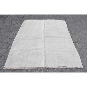 Alfombra Vintage, Alfombra Turca de 4.9x5.2 pies, Alfombra de Lana Blanca Abstracta - Product Image 1