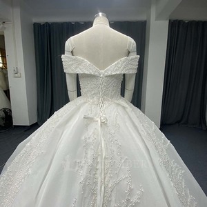 ANY262 Vestido de novia largo moderno y elegante, con escote corazón, encaje floral color marfil, cristales y lentejuelas, estilo imperio - Product Image 6
