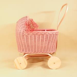 Jouets pour enfants en rotin naturel, poussettes pour poupées, chariot porte-bébé avec roues fabriqué au Vietnam - Product Image 6