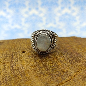 Joyería fina de Plata de Ley 925, anillo de forma ovalada bellamente diseñado, piedra lunar arcoíris, piedras preciosas, cabujón, corte informal para boda - Product Image 4