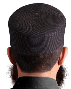 หมวก Safwan Kufi ดีไซเนอร์: อุปกรณ์เสริมอิสลามสำหรับผู้ชายสามารถปรับแต่งได้เพื่อรูปลักษณ์ที่ทันสมัยและสง่างาม - Product Image 1