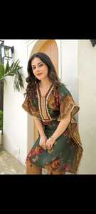 Ensemble Kurta en soie mélangée verte pour femmes Mini robe de soirée/décontractée respirante pour le printemps/été avec pantalon et Dupatta - Product Image 2