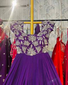 Robe Anarkali bleue exclusive Salwar Kameez Robes indiennes en soie pour femmes - Product Image 1