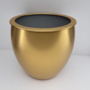 Hosepot de finition antique en laiton doré fait à la main de qualité supérieure parfaitement adapté au style élégant de jardin intérieur - Product Image 1