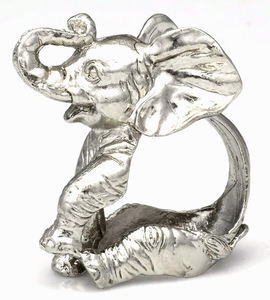 Fabriqué à la main sur mesure, design unique et intéressant, rond de serviette géométrique en aluminium doré pour l'utilisation de la table à manger - Product Image 4