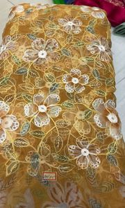 Tela de Organza Suave con Encaje y Bordado Floral, Material Elegante para Prendas Étnicas, Diseño de Alta Costura, para Confección de Saris, Lehengas y Vestidos - Product Image 2