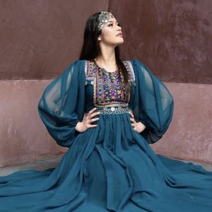 Belle robe traditionnelle afghane de couleur rose faite à la main au tarif de gros Dernières robes traditionnelles brodées à la main - Product Image 5