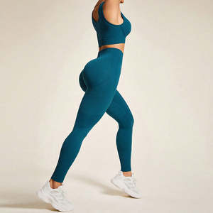 Ensemble de yoga sarcelle sans couture écologique pour femmes Leggings Scrunch taille haute et soutien-gorge de sport à encolure dégagée pour Gym Active Lifestyle - Product Image 2