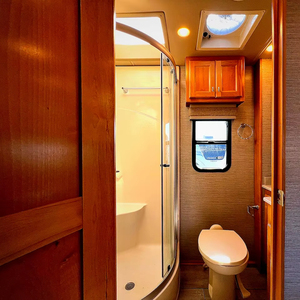 FOURNISSEUR DE CAMPING-CARS D'OCCASION Tif fin 2022, modèle All egro RED 340, classe A, diesel, 33 AL - Product Image 6