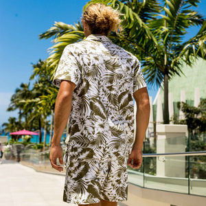 Conjunto de camisa y pantalones cortos con estampado Hawaiano de dos piezas de manga corta transpirable para hombre Ropa de playa informal de verano - Product Image 2
