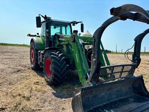 Tractor 2021 FENDT 716 VARIO con motor de bomba esencial y caja de cambios Máquina y equipo agrícola asequible a la venta - Product Image 6