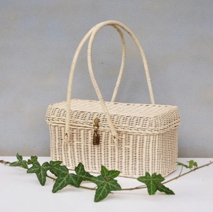 Panier de pique-nique décoratif en forme d'animal, fait main en rotin naturel, panier de rangement multifonction moderne, origine Hanoï, Artex vert - Product Image 1