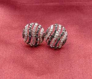 1.52 Ct Naturel rond Bleu Blanc Diamant Boucles D'oreilles Écologique Fine Bijoux pour Anniversaire ou Cadeau D'anniversaire - Product Image 4