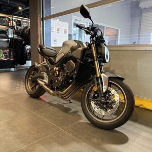 Moto sportive naked à quatre cylindres en ligne CB650R 2024, toute neuve, 6 vitesses, haute performance, moto de rue - Product Image 1