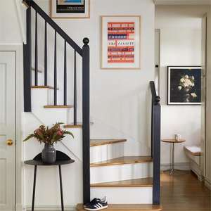 Escalera Flotante Mono Beam DB, Escalera Comercial <span class=keywords><strong>de</strong></span> <span class=keywords><strong>Hierro</strong></span> Galvanizado en Caliente con Peldaños <span class=keywords><strong>de</strong></span> Madera <span class=keywords><strong>para</strong></span> Interiores Costeros <span class=keywords><strong>de</strong></span> Lujo - Product Image 1