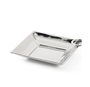 Plateau de service exquis en aluminium antique parfait pour la décoration de table à thème vintage et les événements spéciaux - Product Image 2