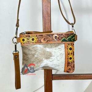 Sac à main en cuir de vachette fait main avec motif de tournesol personnalisé, avec bracelet, bandoulière réglable, mini sac bandoulière pour femmes - Product Image 1