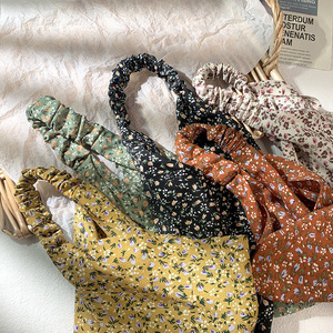 Nueva bufanda triangular transfronteriza Pañuelo <span class=keywords><strong>de</strong></span> borde ancho Bufanda cuadrada floral para mujer <span class=keywords><strong>Diadema</strong></span> elástica para <span class=keywords><strong>diadema</strong></span> - Product Image 2