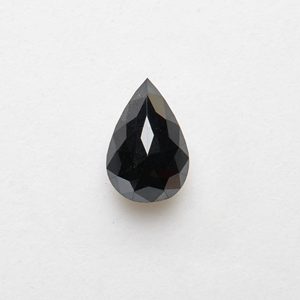 Diamante Natural Rústico de Sal y Pimienta de 0.83ct, Corte Pera, Excelente/Buen Corte Esmeralda, Certificado IGI, Claridad VVS1, 6.8x4.8x3.3mm para Joyería - Product Image 1