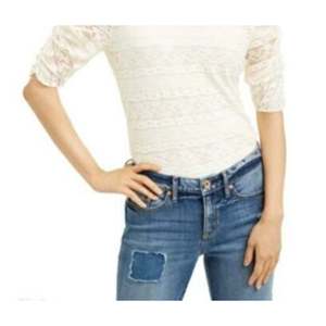 Camicetta Elegante da Ragazza American Rag con Laccetti sul Retro, Colletto a Fiocco, Motivo Ricamato, in Seta, Formale da Ufficio, Bianca, Taglia Small/XL - Product Image 3