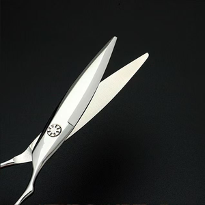 Ciseaux à cheveux droits professionnels chinois de 6.0 pouces avec lame en titane en acier inoxydable pour la coupe de cheveux en salon - Product Image 4