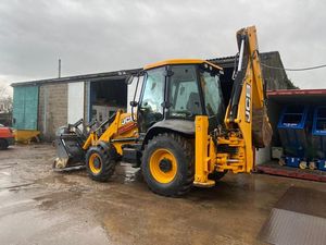 Retroexcavadora y Cargadora Frontal JCB 3CX Original, Motor Perkins, Capacidad de 5 Toneladas, Tracción en las 4 Ruedas, Excelente Estado, Precio - Product Image 3