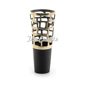 Florero de Metal dorado y negro con florero Artificial de la más alta calidad para decoración de fiestas y eventos - Product Image 1