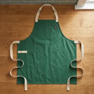 Delantal Clásico Verde de Lona Resistente y Reutilizable con Múltiples Bolsillos para Uso con Productos de Limpieza - Product Image 5