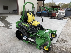 Tondeuse autoportée John Deere Z445 54 pouces Zero Turn propre et prête à l'emploi ! Il s'agit d'un véhicule résidentiel d'occasion d'un seul propriétaire, sans aucun problème connu ! Premium - Product Image 3