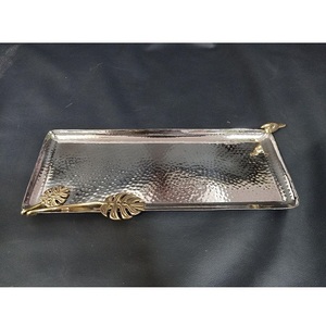 Bandeja de Servicio Metálica para Restaurante Royal Kitchen con Asa de Latón de Diseño de Hoja, Bandeja Rectangular Decorativa de Moda para Servir Alimentos - Product Image 5