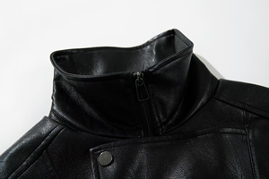 Blouson en cuir pour homme avec logo personnalisé, coupe et couture sur mesure, col montant, emplacement logo avant - Étiquettes personnalisées en gros, coupe-vent et imperméable - Product Image 3