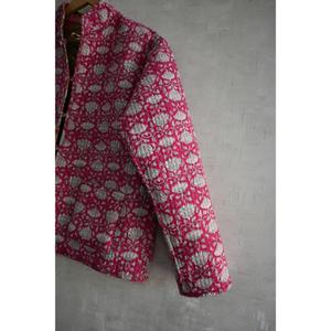 Veste matelassée en coton à imprimé floral pour femmes, faite à la main, détail boutonné, réversible, écologique, manches longues, chaude, ethnique, pour l'hiver - Product Image 3