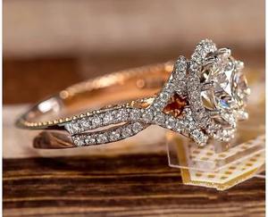 Anillo de moissanita de forma redonda blanca Hermoso anillo de plata esterlina Regalo de joyería personalizado para regalo de cumpleaños para ella - Product Image 3