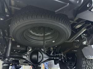 RAFFBIEN 2022 Toyota Hilux 4x4 Pick-up - Faible kilométrage, excellent état |   Prêt à être expédié - Product Image 2