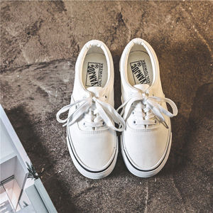 Scarpe di Tela alla Moda per Donne - Stile Coreano, Colore Bianco Solido, Sneakers Moda Primavera 2023 - Product Image 6