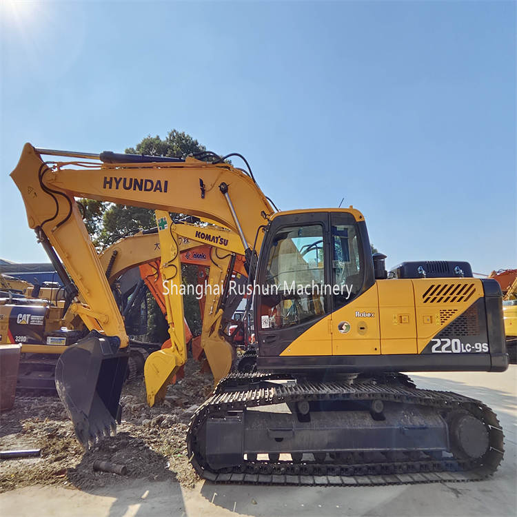 Second Hand High Quality Good Appearance Crawler Excavator HYUNDAI 220 Excels in Digging Lifting and Material Handling Tasks