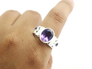 Bague en argent sterling 925 faite à la main avec améthyste naturelle ovale, pierre de naissance de février - Product Image 5