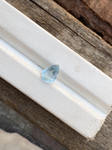 Aigue-marine naturelle de 1.65 carats, pierre taillée en poire, pierre précieuse à facettes pour la fabrication de bijoux. - Product Image 6