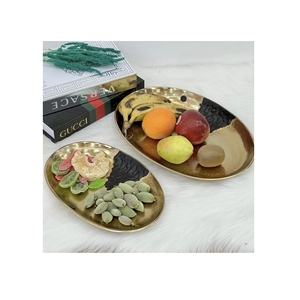 Plateau de service de fruits en métal de forme ovale avec ensemble de 2 plateau de service fantaisie de couleur noir et or pour centre de table - Product Image 3