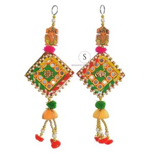 Beaux décors de designer Shubh Labh forme triangulaire Pija Decor multicolore tentures de porte pour mariage, Holi, Dewali Decor - Product Image 1