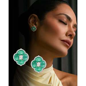 Pendientes de Diamantes con Corte Esmeralda en Oro Blanco, Rosado o Amarillo - Product Image 1