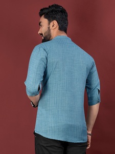 Kurta corto cómodo para hombre en algodón suave con patrón tejido a mano de cuello chino para festivales/fiestas de estilo étnico informal - Product Image 2