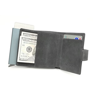 Castello กระเป๋าเงินอัจฉริยะวินเทจสำหรับผู้ชายหนังม้าบางเฉียบเคสอลูมิเนียมบัตรสีเขียวเข้ม9สี - Product Image 4