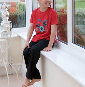 Ensemble de pyjama long en jersey doux 100% coton pour garçon avec motif uni, confortable et élégant - Product Image 1