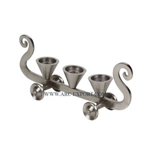 Fleur Conception En Laiton Bougeoir 5 Bras À La Main Classique Table Pièce Maîtresse Bougeoir Foudre Utiliser Bougeoir - Product Image 3