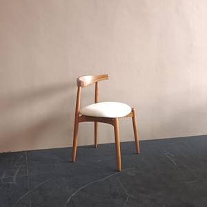 Sillas de Comedor de Madera Estilo Minimalista LYODRA, Muebles Duraderos para Jardín y Comedor, Por Rachel Natalie - Product Image 1