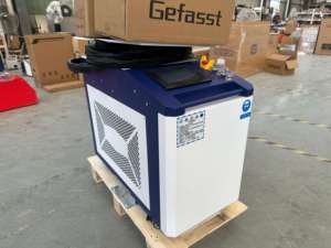 เครื่องเชื่อมไฟเบอร์เลเซอร์ 1 กิโลวัตต์ สำหรับทำความสะอาด ตัด และเชื่อม 3 in 1 แบบมือถือ สำหรับเชื่อมสแตนเลส อลูมิเนียม และโลหะอื่นๆ - Product Image 2