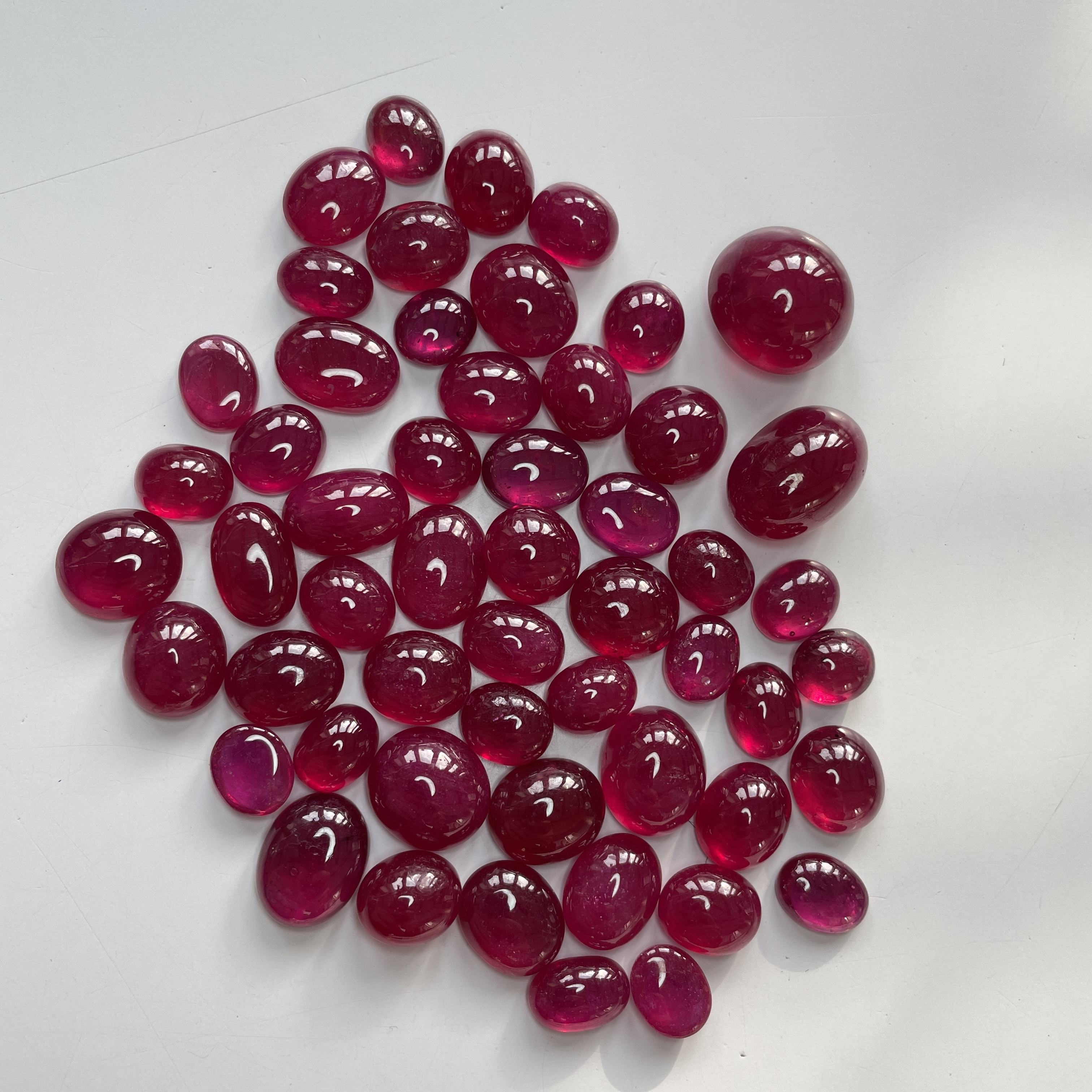 สีชมพูแดง